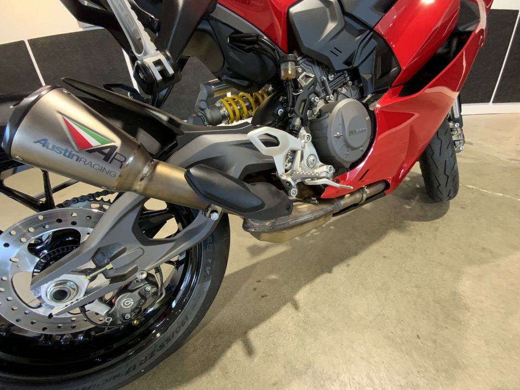 2026 Ducati, rot, Import Kanada — Foto 6 z 8