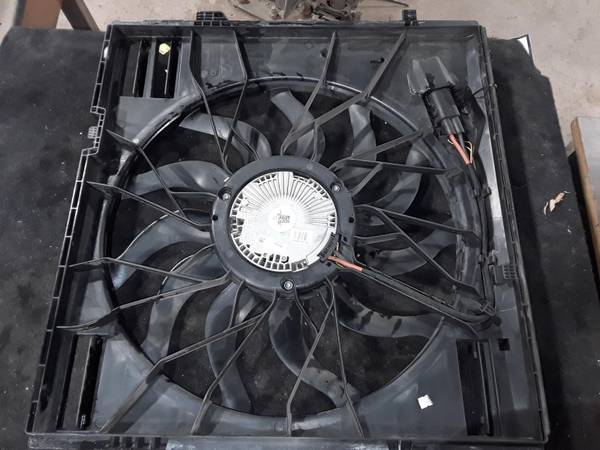 Mercedes GL-450 chladič with fan OE,AC condenser,cooler,kapota,Bracket, Import USA — Foto 1