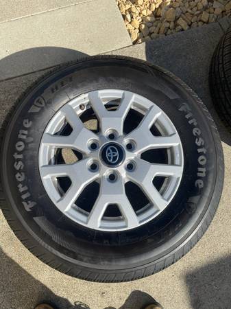Toyota Tacoma (2024) OE tires and wheels, Import USA — Foto 1