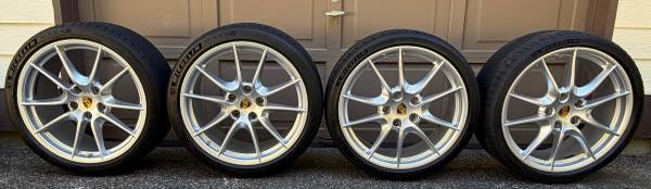 Porsche Cayman 981 GTS OE 20” Wheels + Tires, Import USA — Foto 1