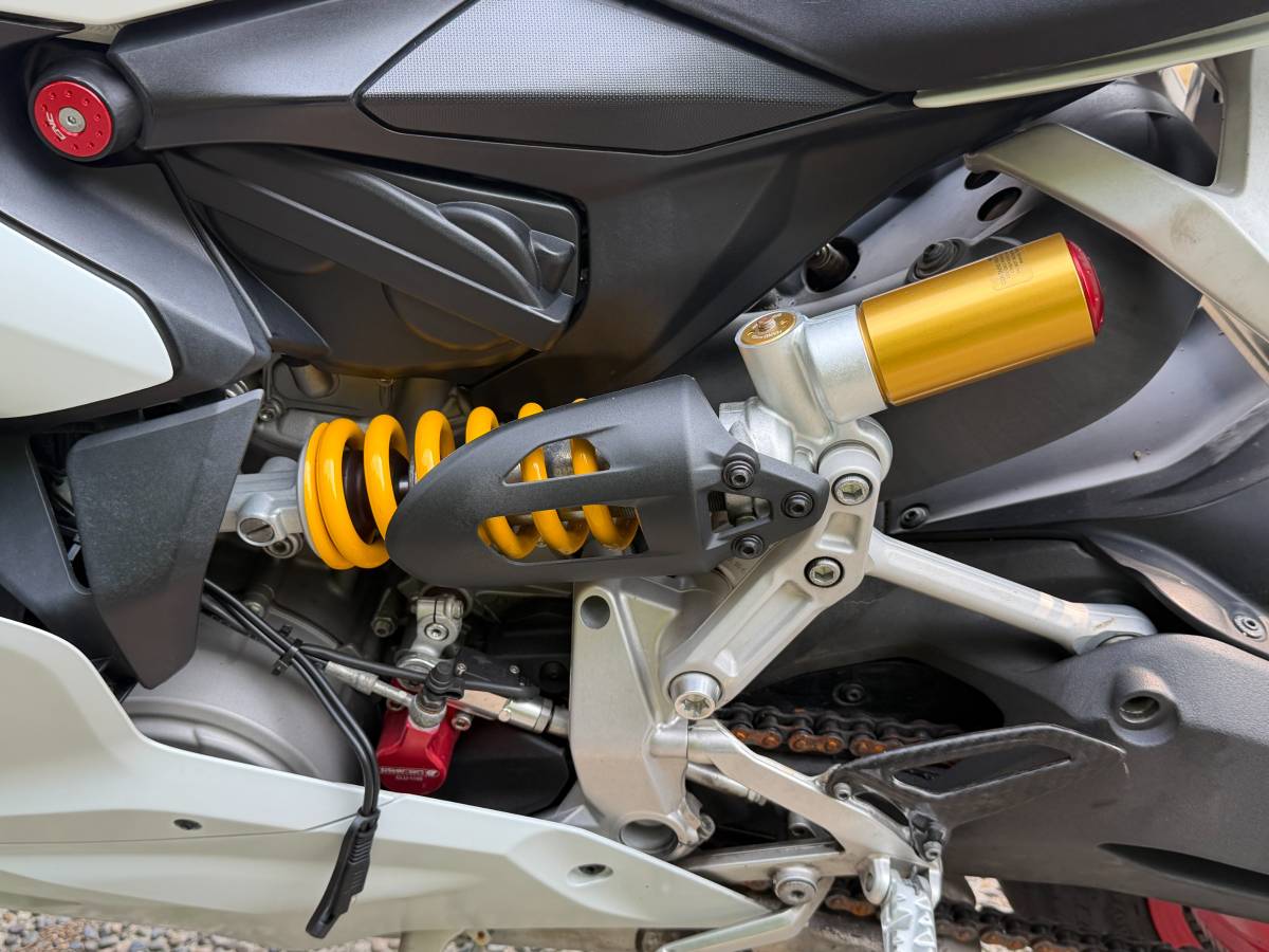2015 Ducati, Import Kanada — Foto 10 z 12