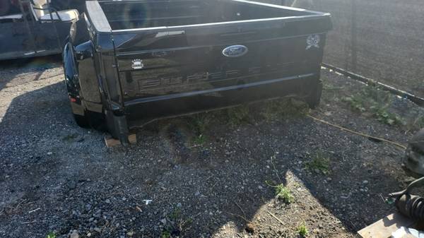 17-22 Ford F350 8' Bed Box Dually w/h 5th Wheel Holes&Tail Gate OE, Import USA — Foto 1