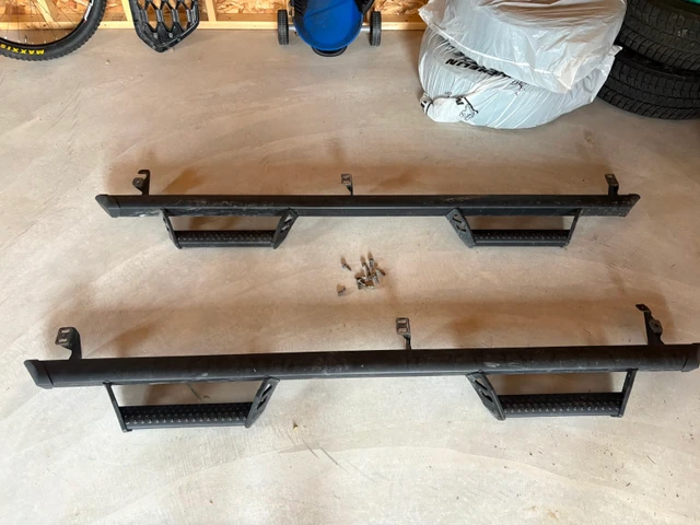 (3rd gen) Tacoma Predator Side Steps, Import Kanada — Foto 1 | AMECAR (3rd gen) Tacoma Predator Side Steps, Import Kanada — Foto 1