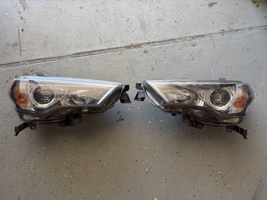 OE Toyota 4Runner LED světlomet, 2014–2024, Import USA — Foto 1