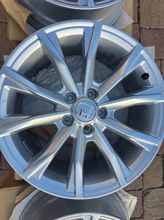 Honda cr-v nový wheels "18 for sale, Import USA — Foto 1