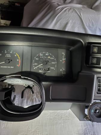 1987 to 1993 Ford Mustang GT complete dash, Import USA — Foto 1