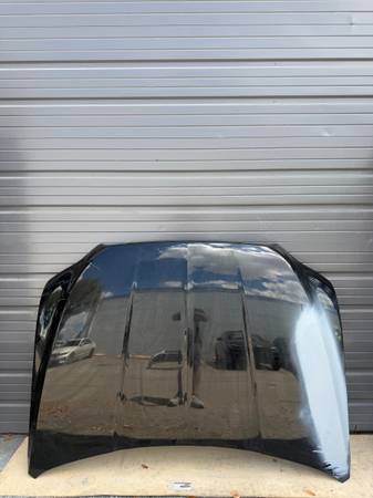 Lincoln Navigator Original OE přední kapota Bonnet 2018-2024, Import USA — Foto 1 | AMECAR Lincoln Navigator Original OE přední kapota Bonnet 2018-2024, Import USA — Foto 1