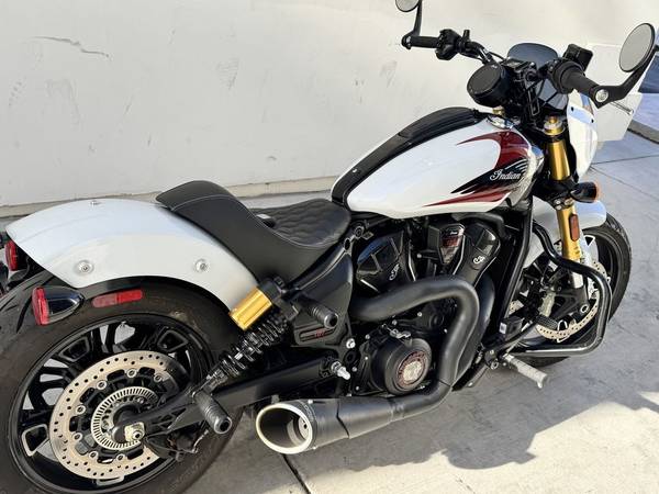 2025 Indian, weiß, Import USA — Foto 10 z 12