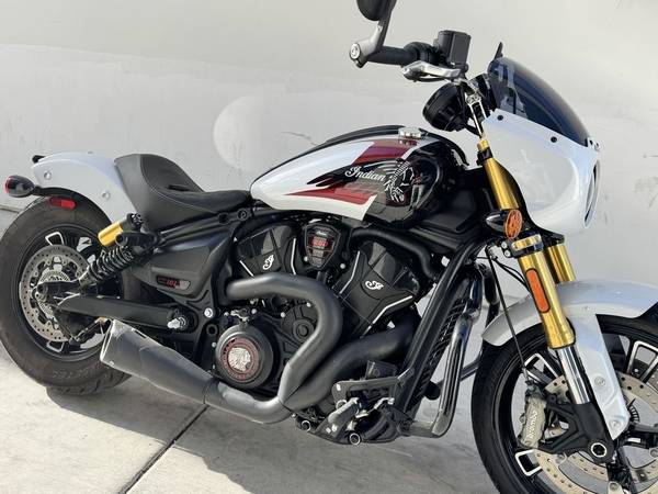 2025 Indian, weiß, Import USA — Foto 2 z 12