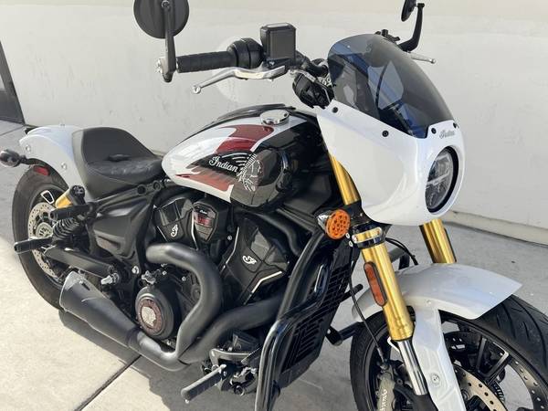 2025 Indian, weiß, Import USA — Foto 4 z 12