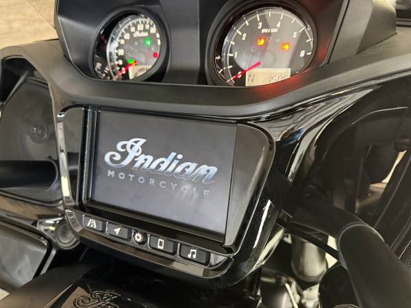2023 Indian, schwarz, Import USA — Foto 12 z 12