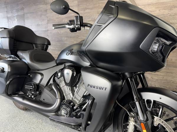 2023 Indian, schwarz, Import USA — Foto 3 z 12
