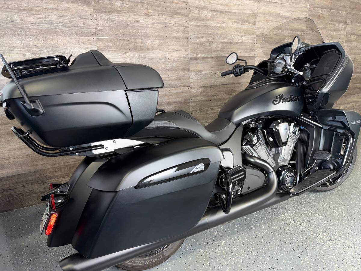 2023 Indian, schwarz, Import USA — Foto 4 z 12
