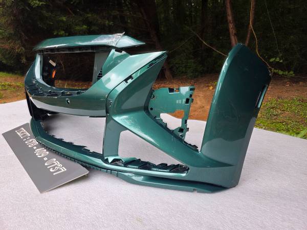 2025-2026 Cadillac CT5 V Blackwing přední nárazník Cover OE, Import USA — Foto 4 z 12