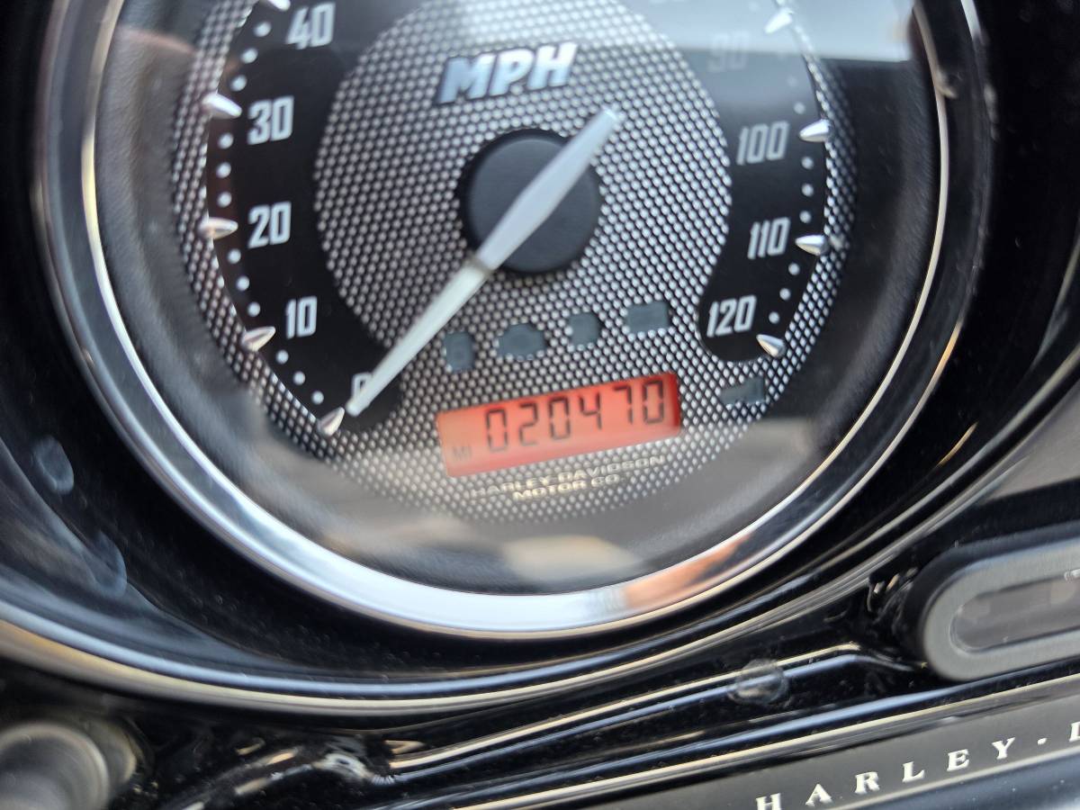 2011 Harley-Davidson, Import USA — Foto 6 z 6