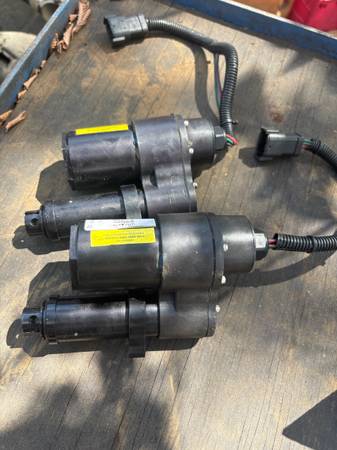 pár OE Bobcat ACS Hydraulic Control Valve Actuators, Import USA — Foto 2 z 6