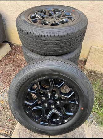 OE F150 Ford Black RIMS and TIRES WHEELS Stock Original Factory 6x135, schwarz, Import USA — Foto 1