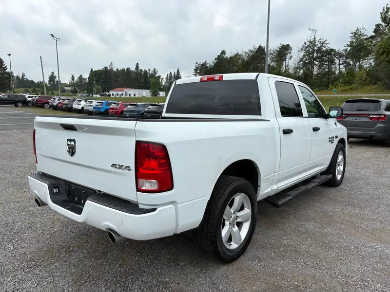 2023 RAM 1500 Classic, weiß, 39.188 km, Import Kanada — Foto 11 z 12