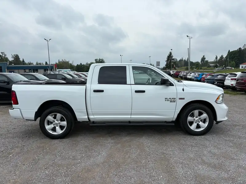 2023 RAM 1500 Classic, weiß, 39.188 km, Import Kanada — Foto 12 z 12