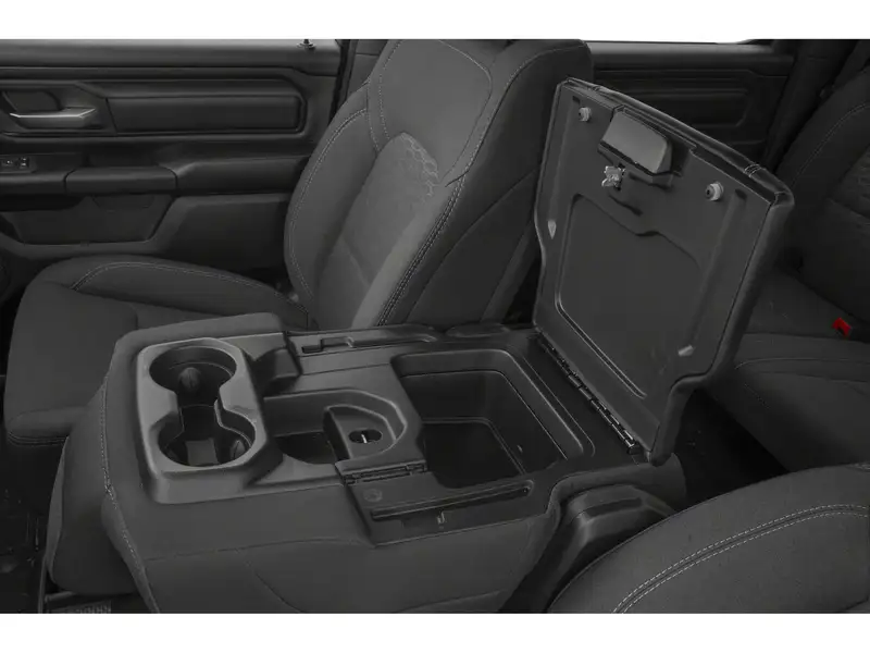 2027 RAM 1500 Black Express, schwarz, 0 km, Import Kanada — Foto 9 z 10