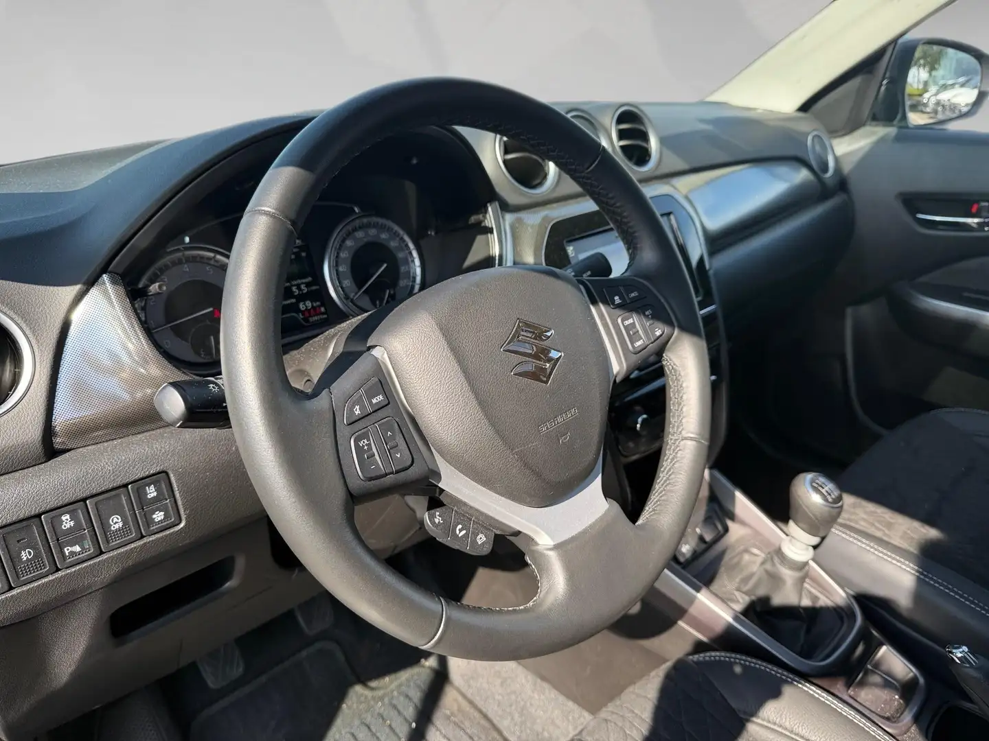 2024 Suzuki Vitara, 34.150 km, Luxemburg — Foto 3 z 12