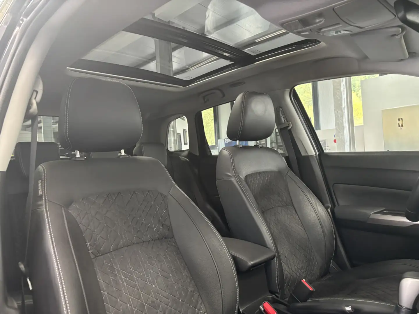2020 Suzuki Vitara, 72.520 km, Luxemburg — Foto 12 z 12