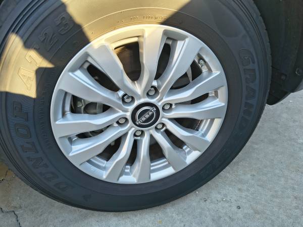 Nissan Armada OE 18” Wheels + Tires + TPMS – 265/70R18 – 5K Miles, Import USA — Foto 1 z 11 Nissan Armada OE 18” Wheels + Tires + TPMS – 265/70R18 – 5K Miles, Import USA — Foto 1 z 11