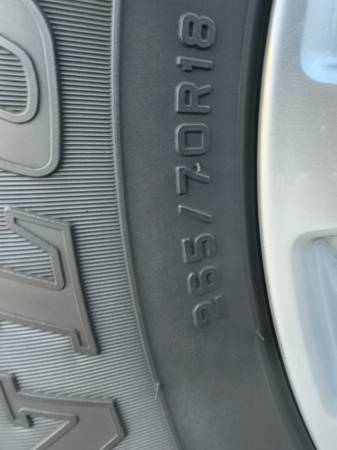 Nissan Armada OE 18” Wheels + Tires + TPMS – 265/70R18 – 5K Miles, Import USA — Foto 5 z 11