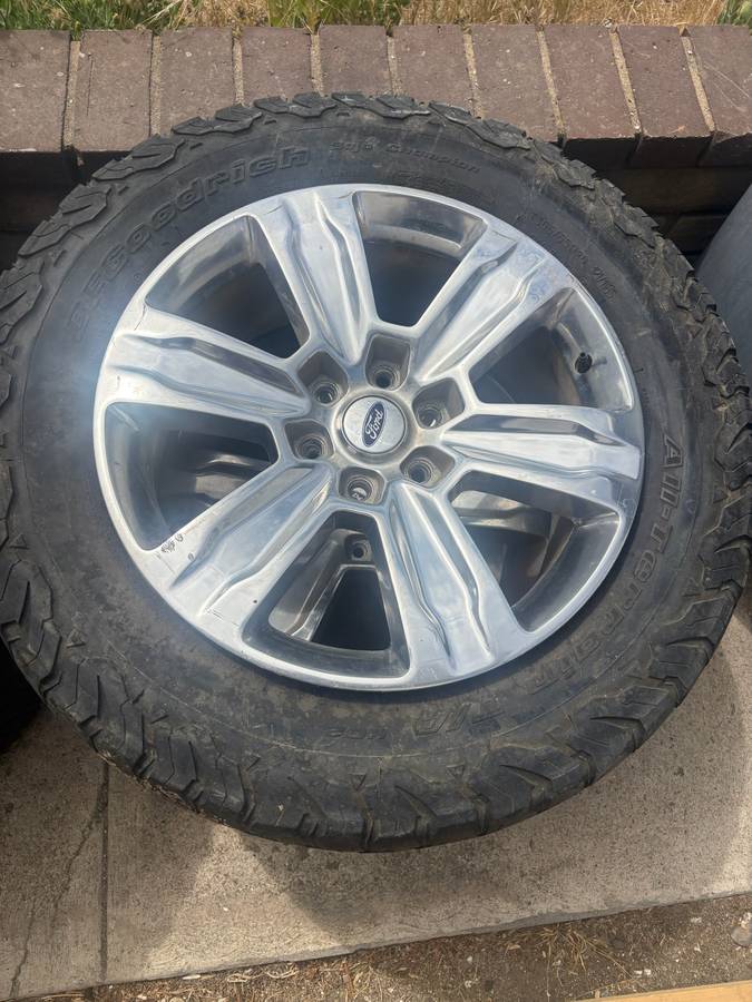 FAST SALE: 20" OE Ford F-150 Platinum Rims & Tires (6x135), Import USA — Foto 1