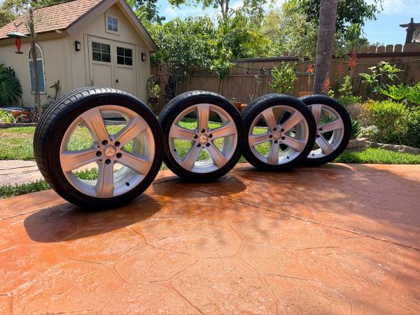 Mercedes Benz SL500 18” Wheels, Genuine Staggered MB, asking $550 OBO, Import USA — Foto 1