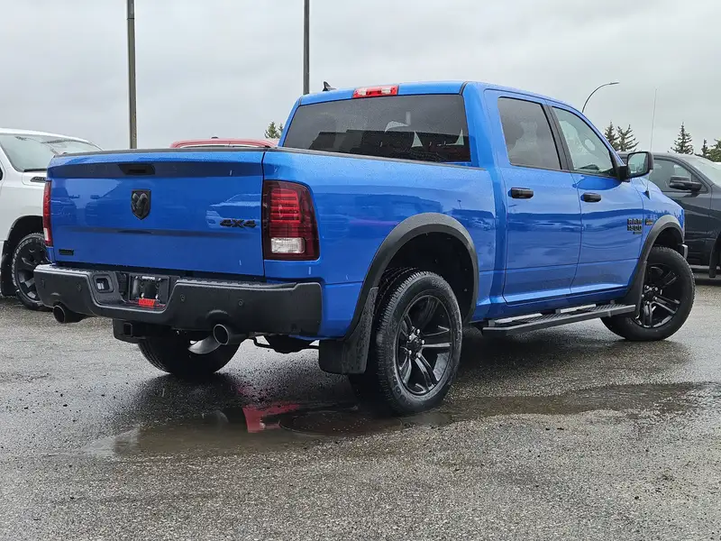 2024 RAM 1500 Classic, blau, 26.975 km, Import Kanada — Foto 2 z 12