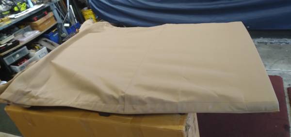 Jeep Wrangler 4 dr Fabric top nový OE w/top hard ware OTHER ITEMS, Import USA — Foto 1
