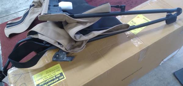 Jeep Wrangler 4 dr Fabric top nový OE w/top hard ware OTHER ITEMS, Import USA — Foto 2 z 12