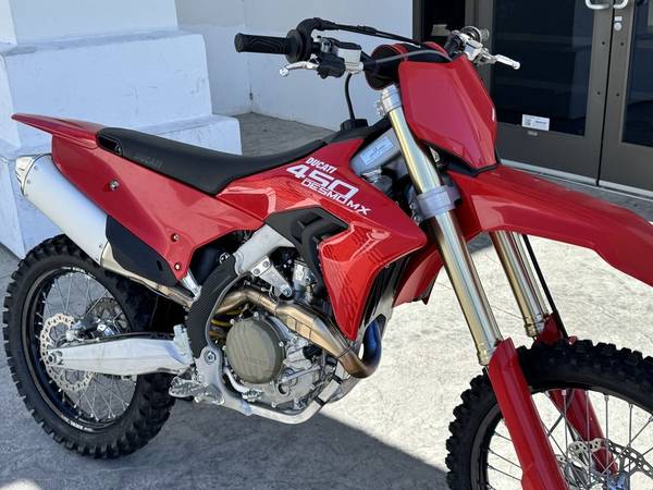 2026 Ducati, Import USA — Foto 3 z 12