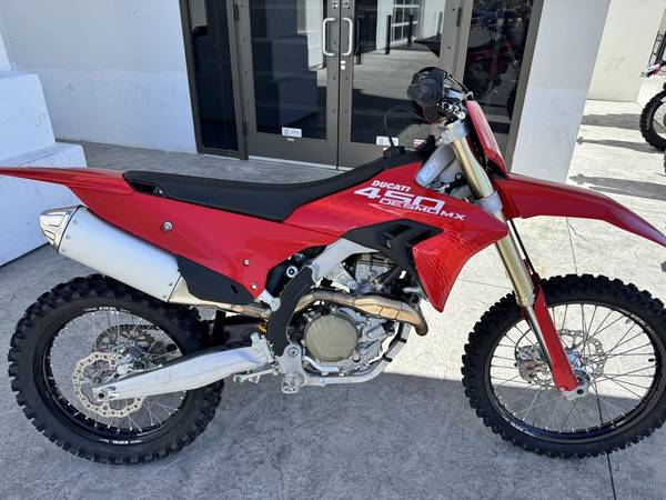 2026 Ducati, Import USA — Foto 4 z 12