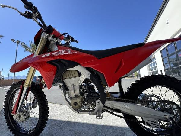 2026 Ducati, Import USA — Foto 6 z 12