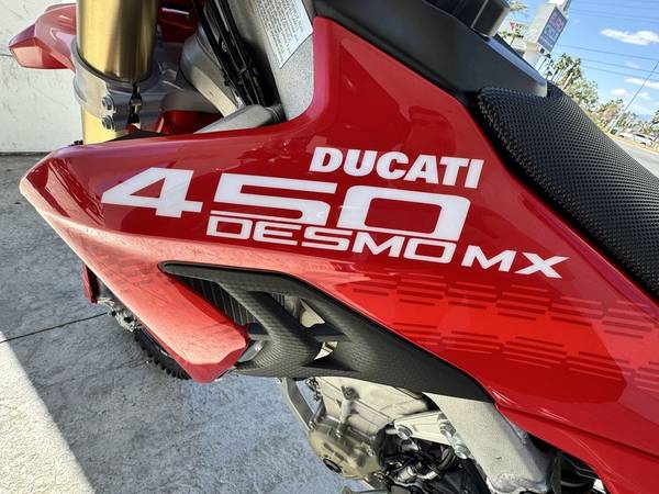 2026 Ducati, Import USA — Foto 9 z 12