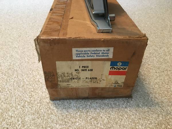 NOS 1973-1974 Plymouth Valiant Duster Chrome Grill Grille Mopar P/N 3691638, Import USA — Foto 1 | AMECAR NOS 1973-1974 Plymouth Valiant Duster Chrome Grill Grille Mopar P/N 3691638, Import USA — Foto 1