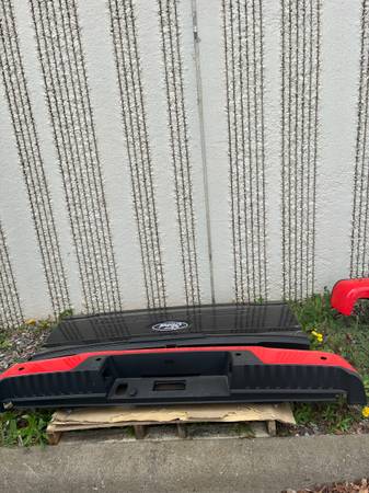 2025 Ford F-150 OE zadní Tailgate (Black) & zadní nárazník (Red) - sada, schwarz, Import USA — Foto 5 z 7