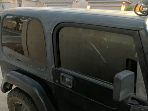 Jeep wrangler hardtop, Import USA — Foto 1 z 6 Jeep wrangler hardtop, Import USA — Foto 1 z 6