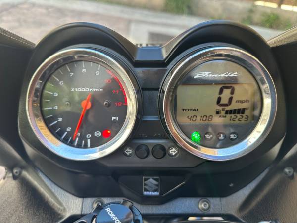 2008 Suzuki, Import USA — Foto 9 z 9