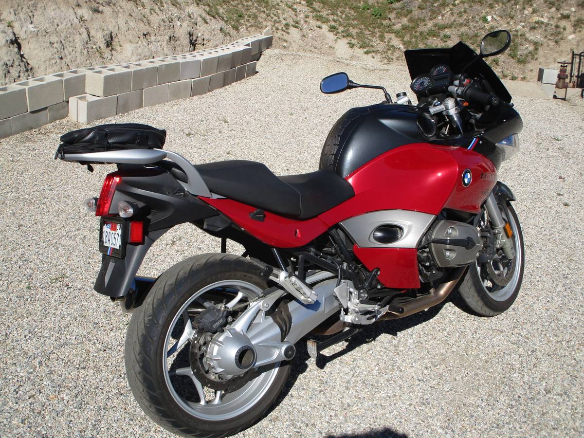 2005 BMW, Import USA — Foto 2 z 11