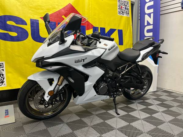 2026 Suzuki, Import USA — Foto 5 z 12