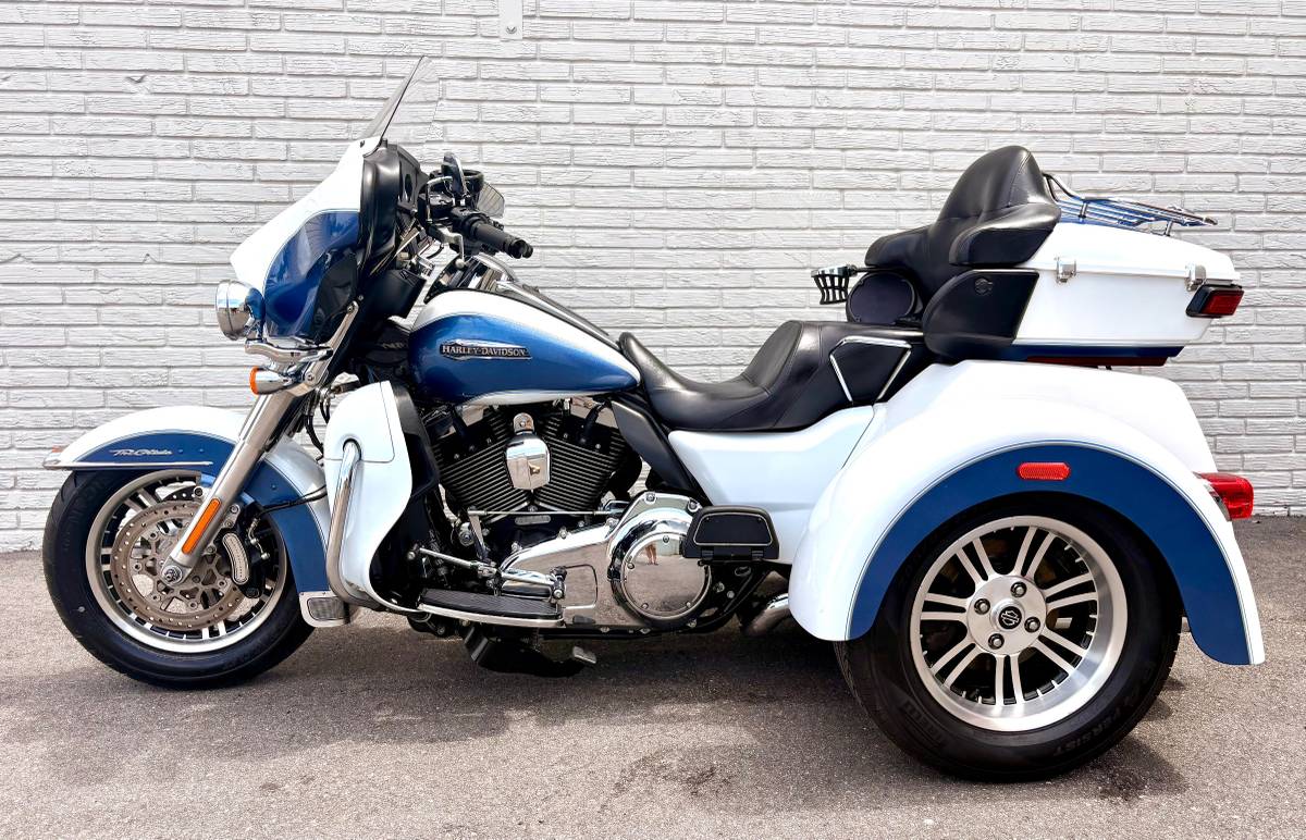 2015 Harley-Davidson, Import USA — Foto 2 z 12