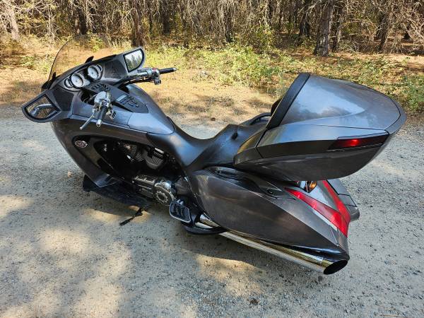 2008 Victory, Import USA — Foto 7 z 12