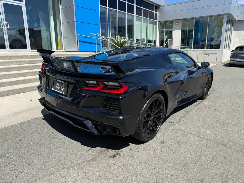 2027 Chevrolet Corvette 1LT, schwarz, 1 km, Import Kanada — Foto 4 z 12