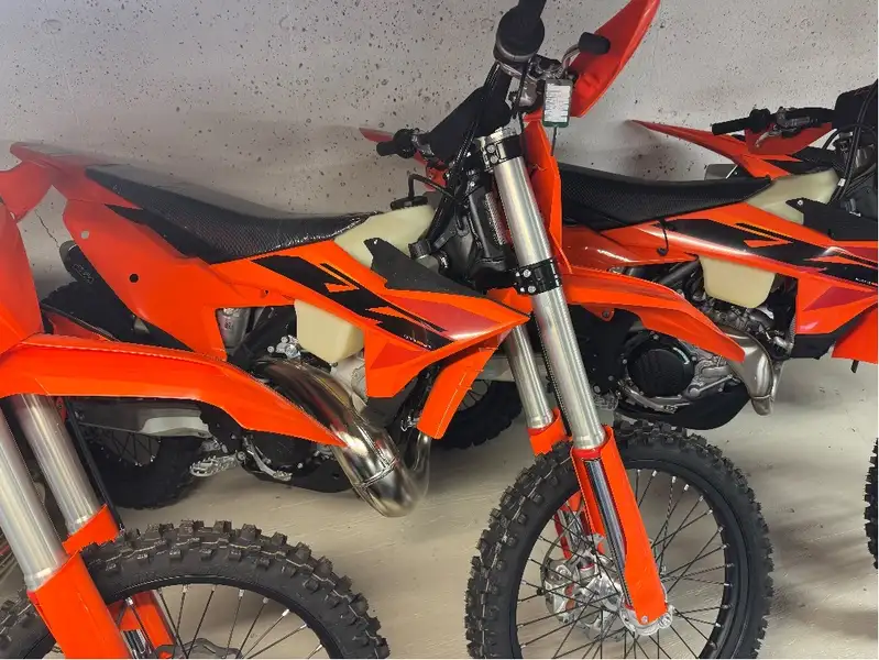 2025 KTM 250 XC, 0 km, Import Kanada — Foto 1