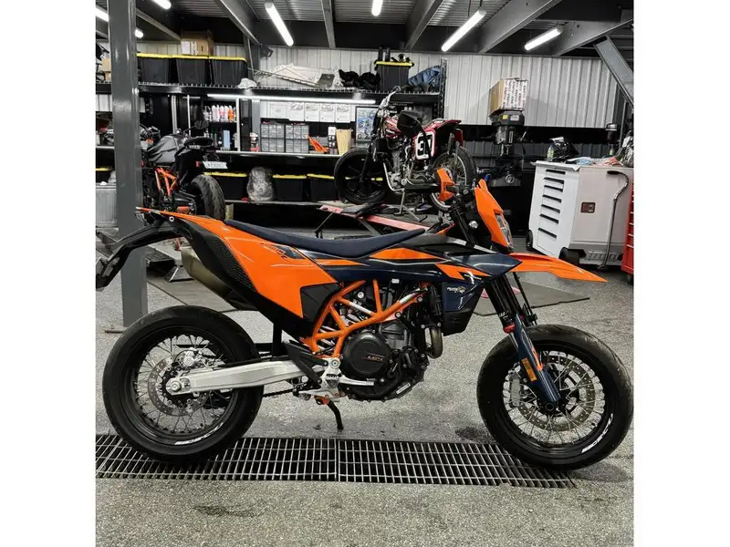 2026 KTM Unspecified, orange, Import Kanada — Foto 1