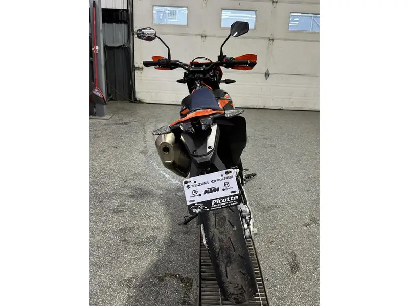 2026 KTM Unspecified, orange, Import Kanada — Foto 3 z 12