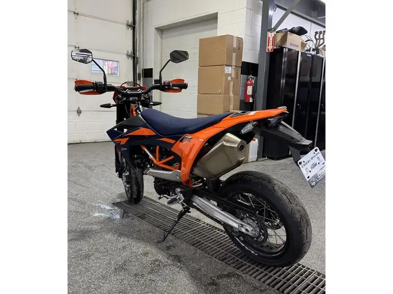 2026 KTM Unspecified, orange, Import Kanada — Foto 4 z 12